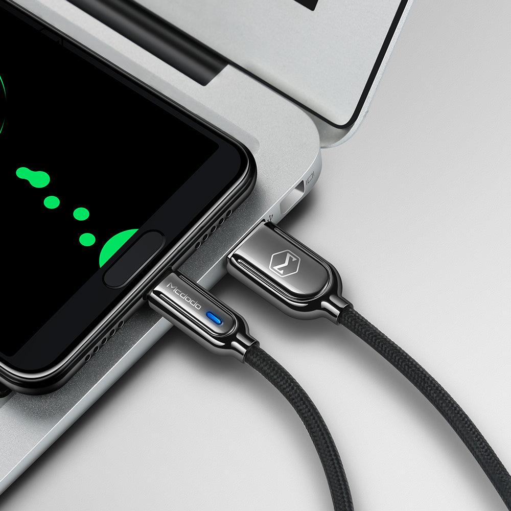 Mcdodo CA-6190 USB C til USB A-kabel til synkronisering og hurtig opladning, LED-indikator, opladningen stopper automatisk, sort, 1m